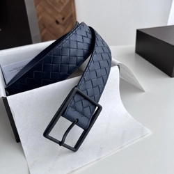 보테가 베네타 인트레치아토 레더 벨트 네이비